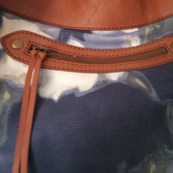 NEW EX LARGE, LUCKY BRAND TOTE - Picture 3 of 7